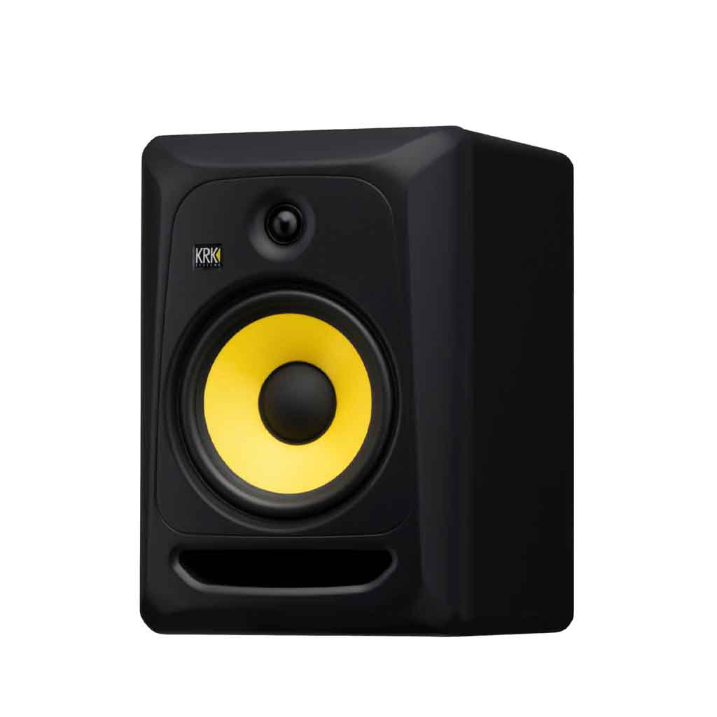 Loa Kiểm Âm KRK Classic 8 hình đang miêu tả chụp chi tiết góc ngiêng của loa với được thiết kế vỏ ngoài bằng nhựa cứng 