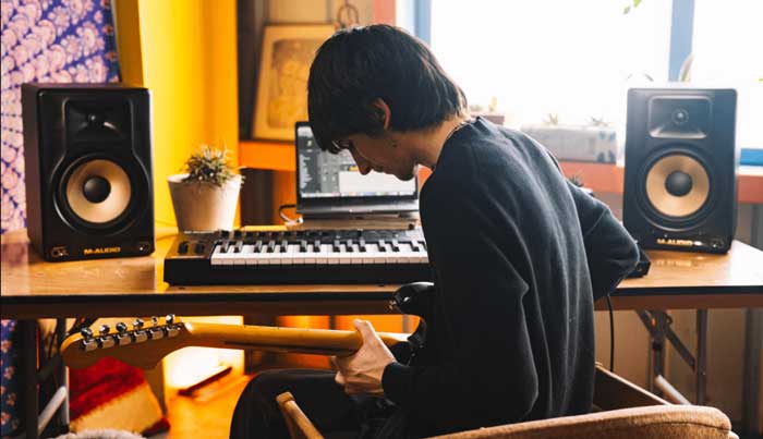 Loa Kiểm âm M-Audio FORTY SIXTY đang được các nhà sản xuất âm nhạc trẻ ưa chuộng