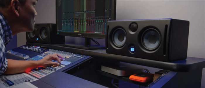Loa kiểm âm Presonus Eris E44 MTM đang được sử dụng trong phòng thu chuyên nghiệp