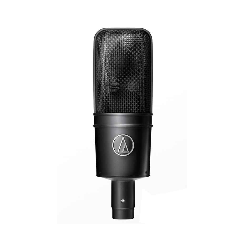 Micro thu âm Audio-Technica AT4040 hình được miêu tả sản phẩm với thiết kế có màu đen đẹp mắt có logo màu trắng và gọn nhẹ 