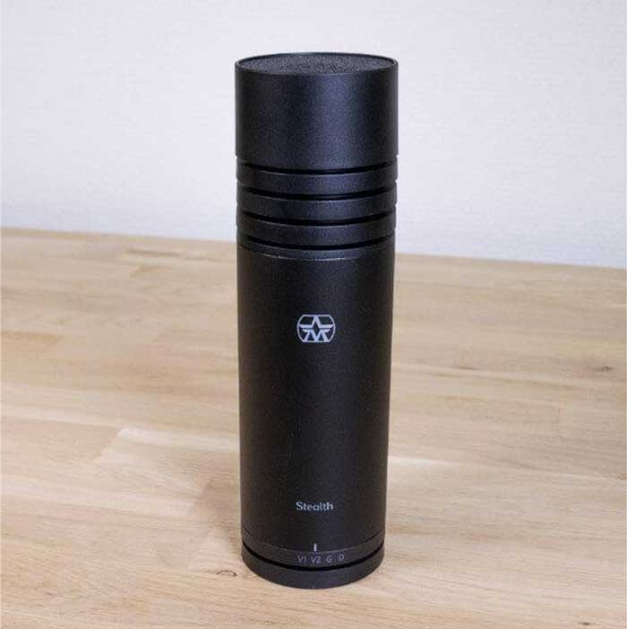 Micro thu âm Aston Stealth thiết kế nhỏ gọn và chắc chắn dễ dàng mang đi 
