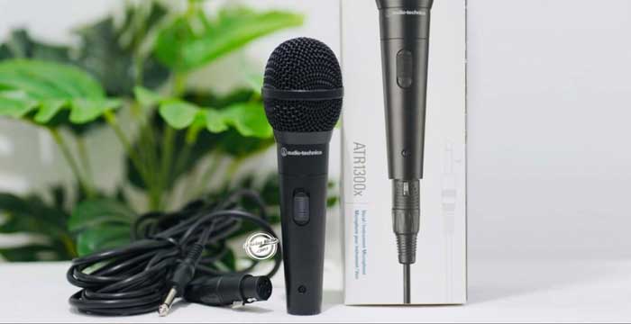 Micro Dynamic Audio-Technica ATR1300X có phụ kiện đi kèm gồm dây cáp