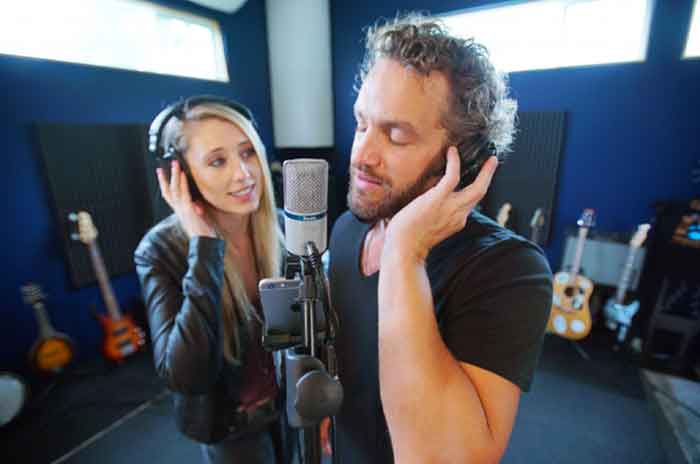 Micro thu âm IK Multimedia iRig Mic Studio được nhiều ca sĩ yêu thích