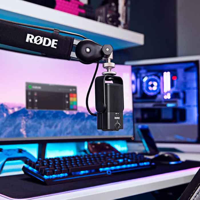 Micro Thu âm RODE NT-USB Mini USB micro có màu đen kết nối với mọi thiết bị trong phòng điều đẹp