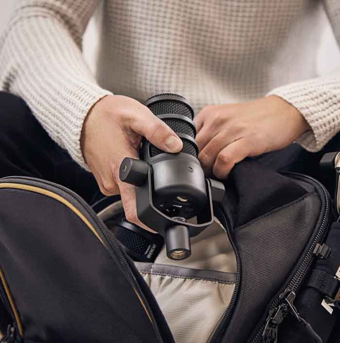Micro Thu âm RODE PodMic USB micro nhỏ gọn dễ dàng mang theo bên mình 