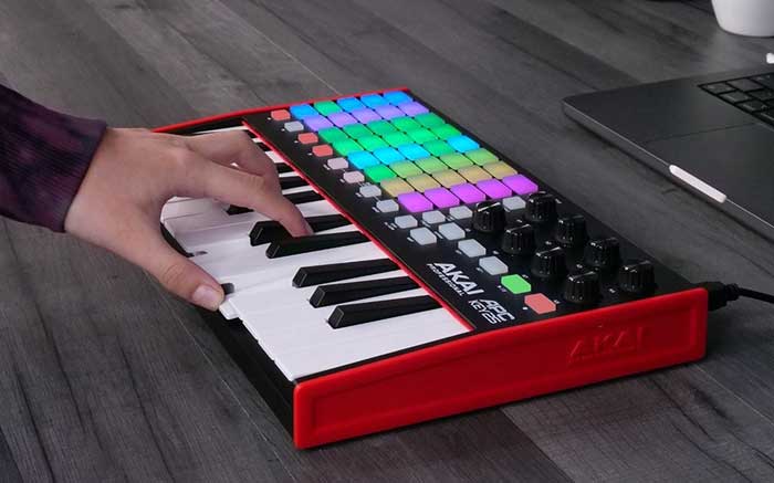 Midi Controller Akai APC Key 25 MK2 với thiết kế khiến các nhạc sĩ phải chao đảo 