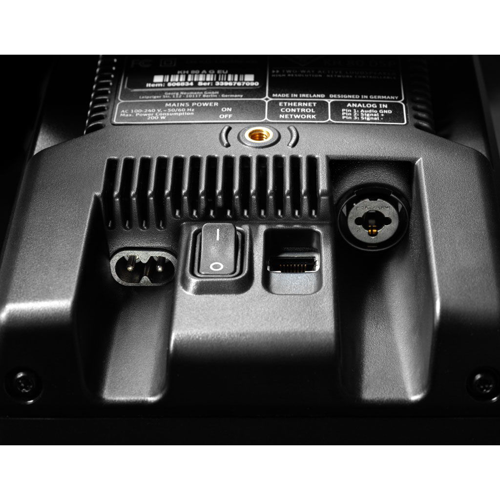 Công tắc và cổng kết nối của Loa Kiểm Âm Neumann KH 80 DSP 