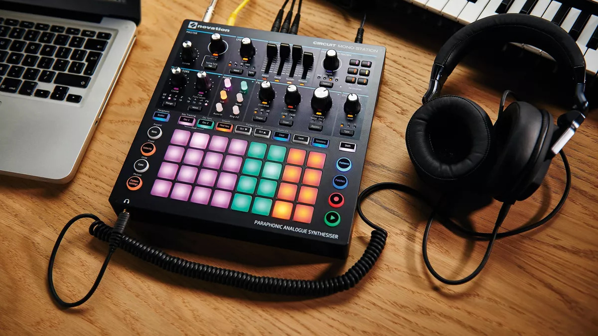 Novation Circuit Mono Station giá tốt nhất tại TP.HCM (2)