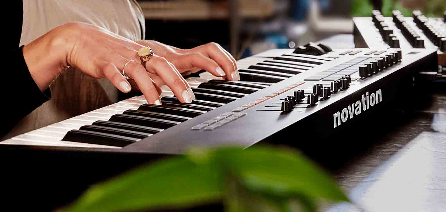 Novation Launchkey 37 MK3 | Hỗ trợ trả góp online