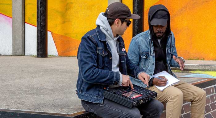 Pad Controller Akai MPC Live II Gold được các nhạc sĩ yêu thích 