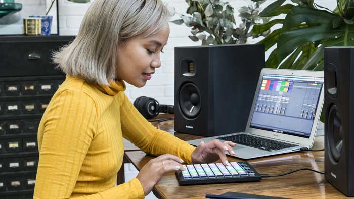Pad Controller Novation Launchpad Mini MK3 được các bạn trẻ cực kì yêu thích 