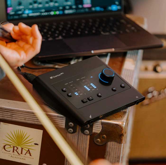 Sound Card PreSonus Quantum ES 2 đang được sử dụng để sáng tác âm nhạc