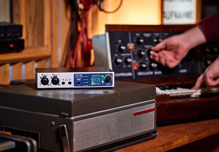 Sound Card RME Fireface UCX II lựa chọn tuyệt vời cho các phòng thu chuyên nghiệp