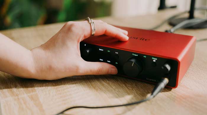 Sound Card Focusrite Scarlett 2i2 Gen 4 tối ưu hóa chất lượng thu âm của bạn