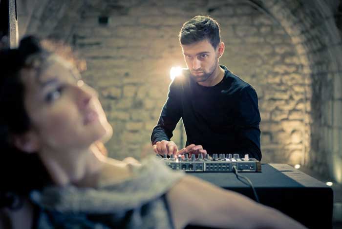 Arturia DrumBrute Analog Drum Machine Synthesizer | Giá cực tốt