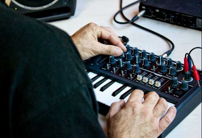 Arturia MicroBrute Analog Synthesizer | Giá cực tốt tại TP.HCM