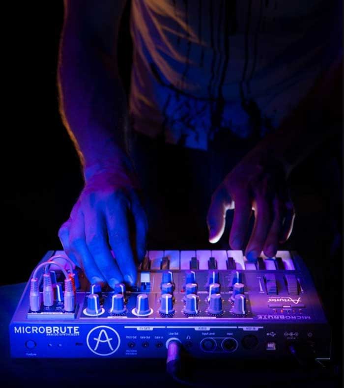 Arturia MicroBrute Analog Synthesizer | Giá cực tốt tại TP.HCM