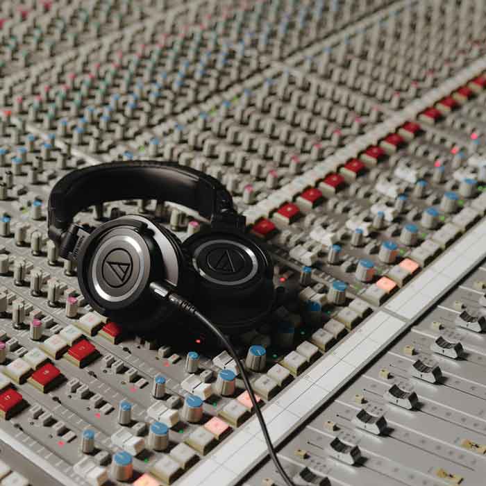 Tai Nghe Kiểm Âm Audio-Technica ATH-M50X đáp ứng được nhu cầu cao trong phòng thu