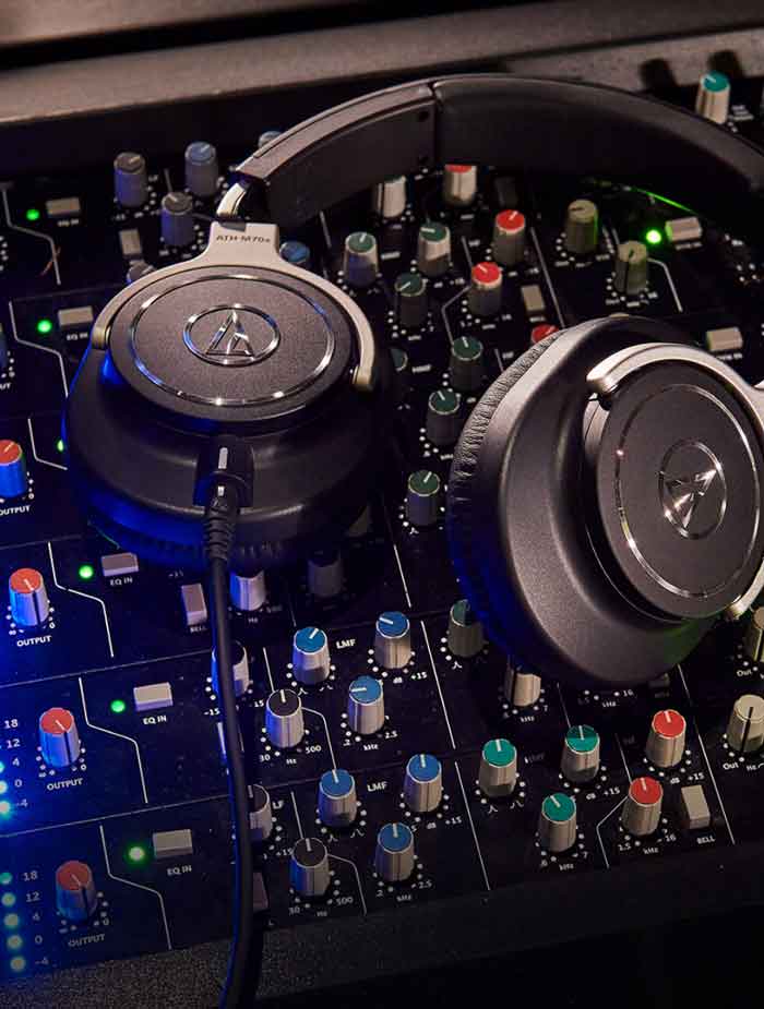 Tai Nghe Kiểm Âm Audio-Technica ATH-M70X cho ra âm thanh sắc nét nhất