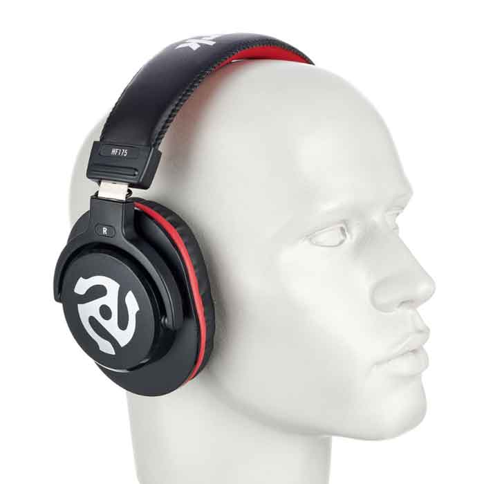 Tai nghe kiểm âm Numark HF175 có khả năng cách ly tiếng ồn hiệu quả, giúp bạn kiểm soát âm thanh tốt hơn trong mọi môi trường
