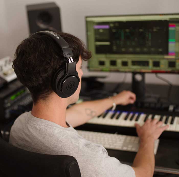 Tai Nghe Kiểm Âm Audio-Technica ATH-M20X được kỹ thuật viên yêu thích nhờ thiết kế bền bỉ