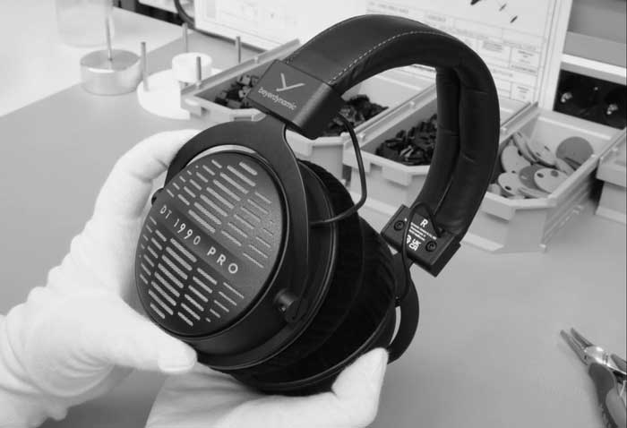 Tai nghe kiểm âm Beyerdynamic DT 1990 Pro MK2, với dải tần từ 5Hz đến 40kHz đảm bảo tái tạo mọi sắc thái âm thanh 