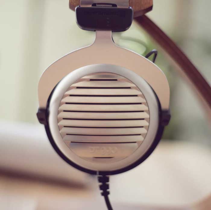 Tai nghe kiểm âm Beyerdynamic DT 990 EDT Premium với thiết kế chắc chắn và chất liệu cao cấp