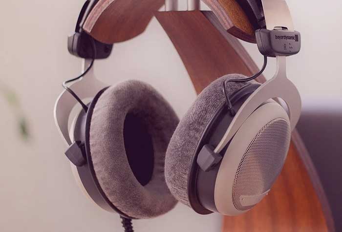 Tai Nghe Kiểm Âm Beyerdynamic DT 880 Premium phần đệm tai cực kỳ êm ái giúp bạn thoải mái sử dụng trong nhiều giờ