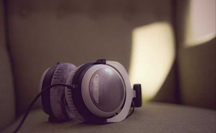 Tai Nghe Kiểm Âm Beyerdynamic DT 880 Premium với thiết kế chắc chắn và chất liệu cao cấp