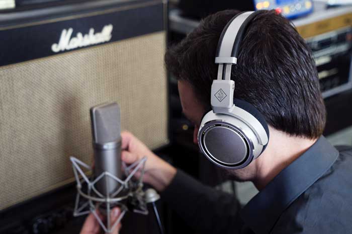 Tai nghe kiểm âm Neumann NDH 20 được các kỹ thuật viên yêu thích nhờ chất âm sắc nét