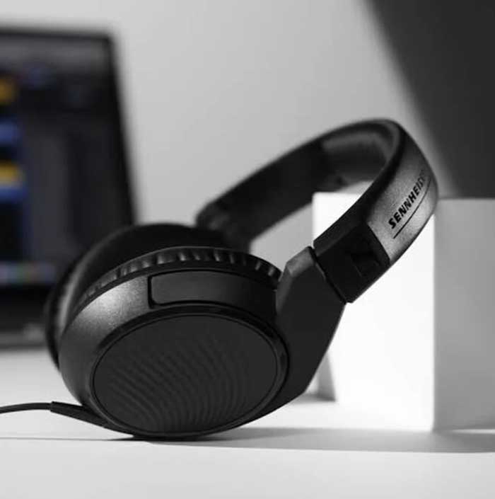 Tai nghe Studio Sennheiser HD 200 Pro lựa chọn hoàn hảo cho các kỹ sư âm thanh và nhà sản xuất nhạc muốn tối ưu hóa công việc của mình