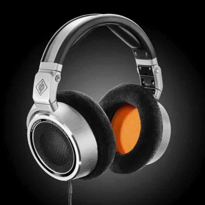Tai nghe kiểm âm Studio Neumann NDH 30 không chỉ mang lại âm thanh chi tiết mà còn đảm bảo sự thoải mái tối đa trong suốt quá trình làm việc
