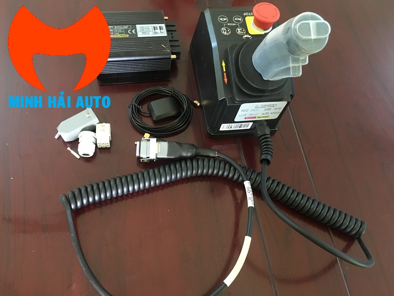 Cụm tay điều khiển xe nâng người cắt kéo