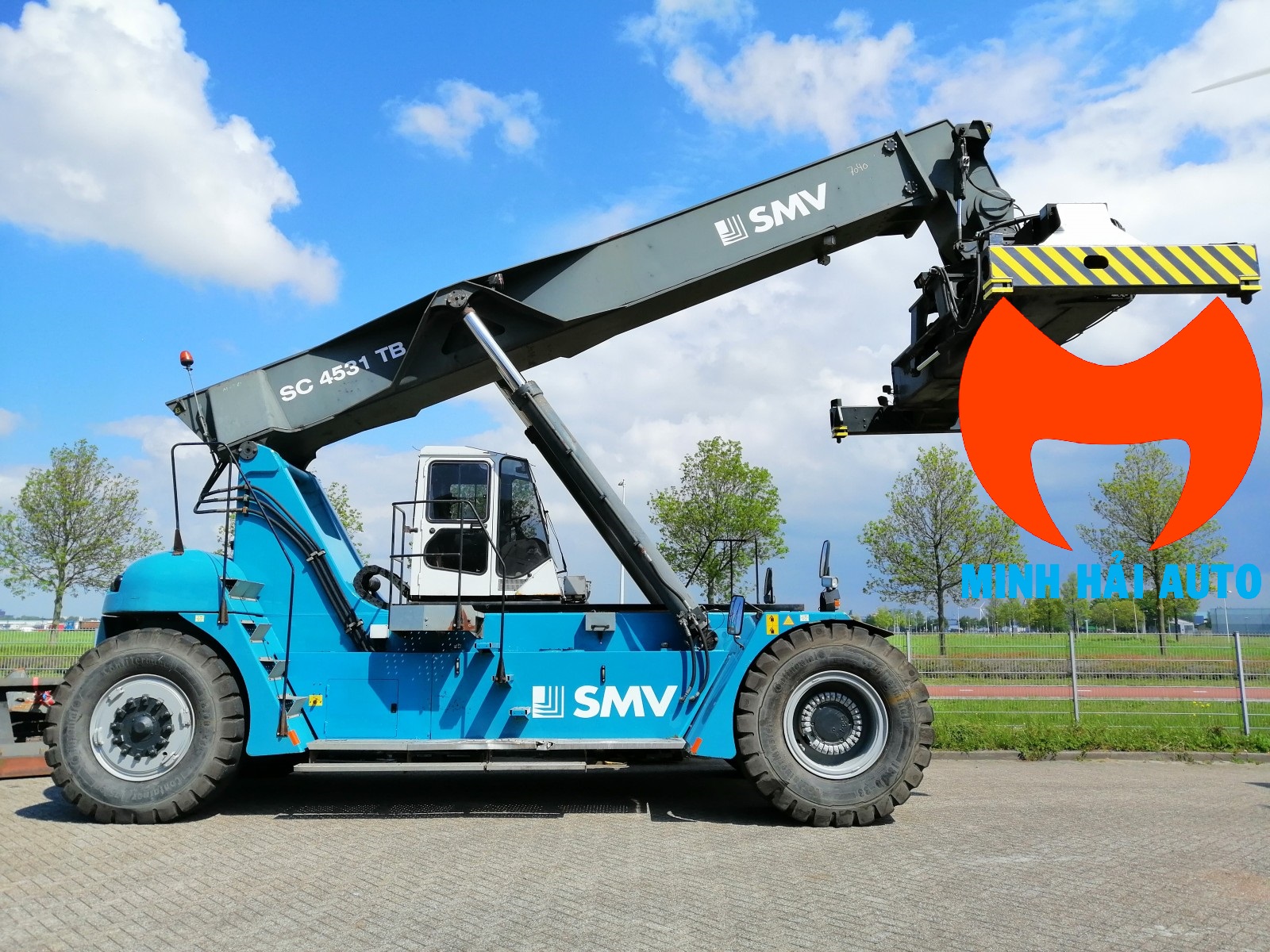 Xe nâng reach stacker cũ đã qua sử dụng