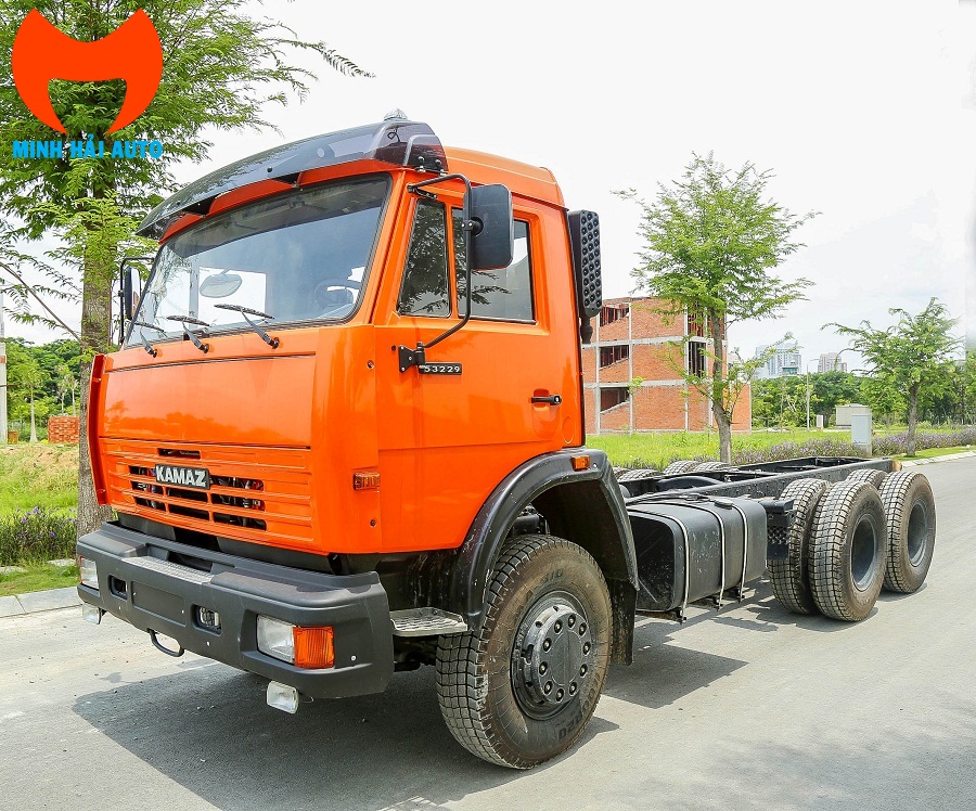 Xe Kamaz 3 chân chassis