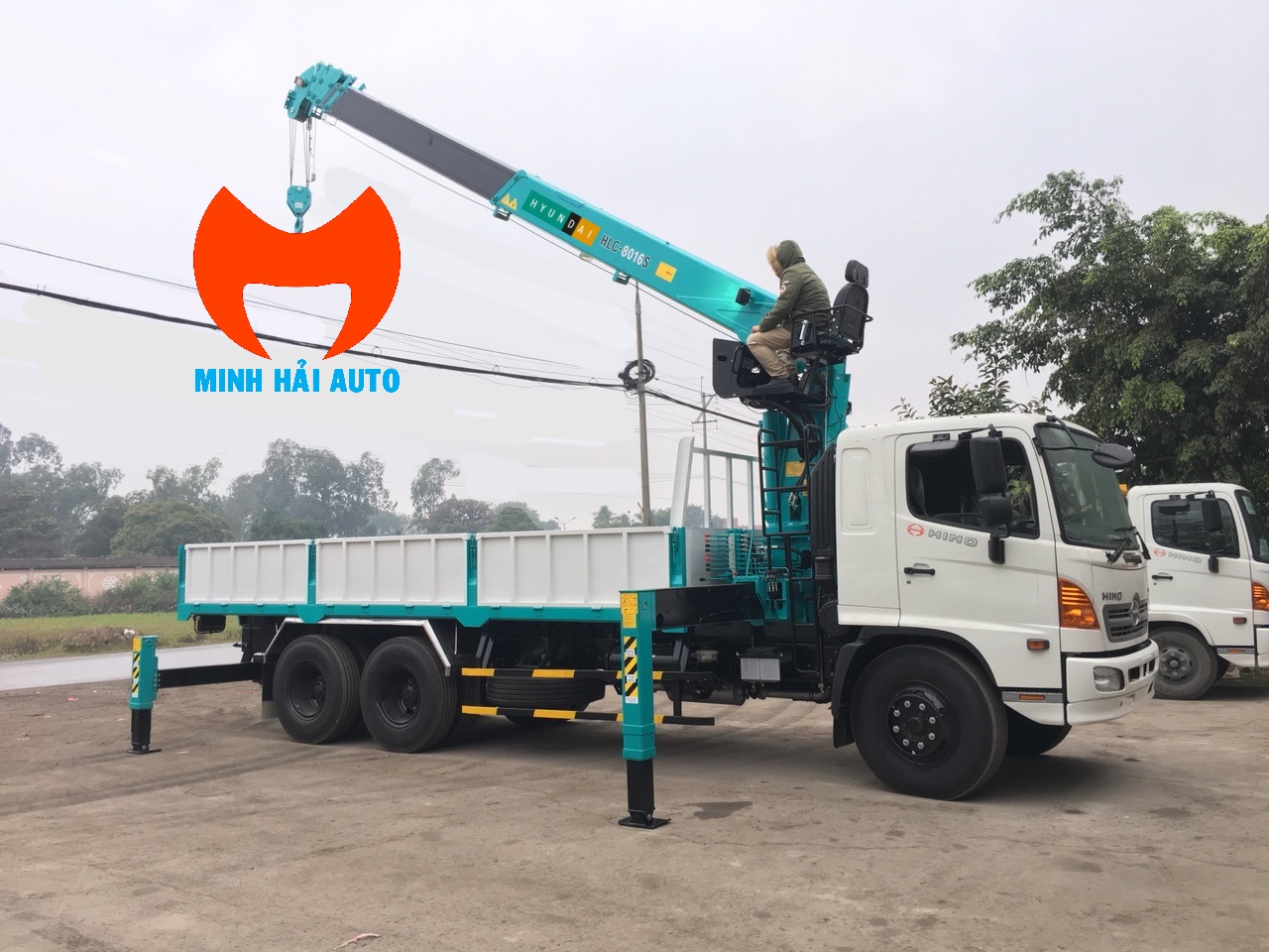 Xe Hino FM gắn 8 tấn Hyundai Everdigm- 2