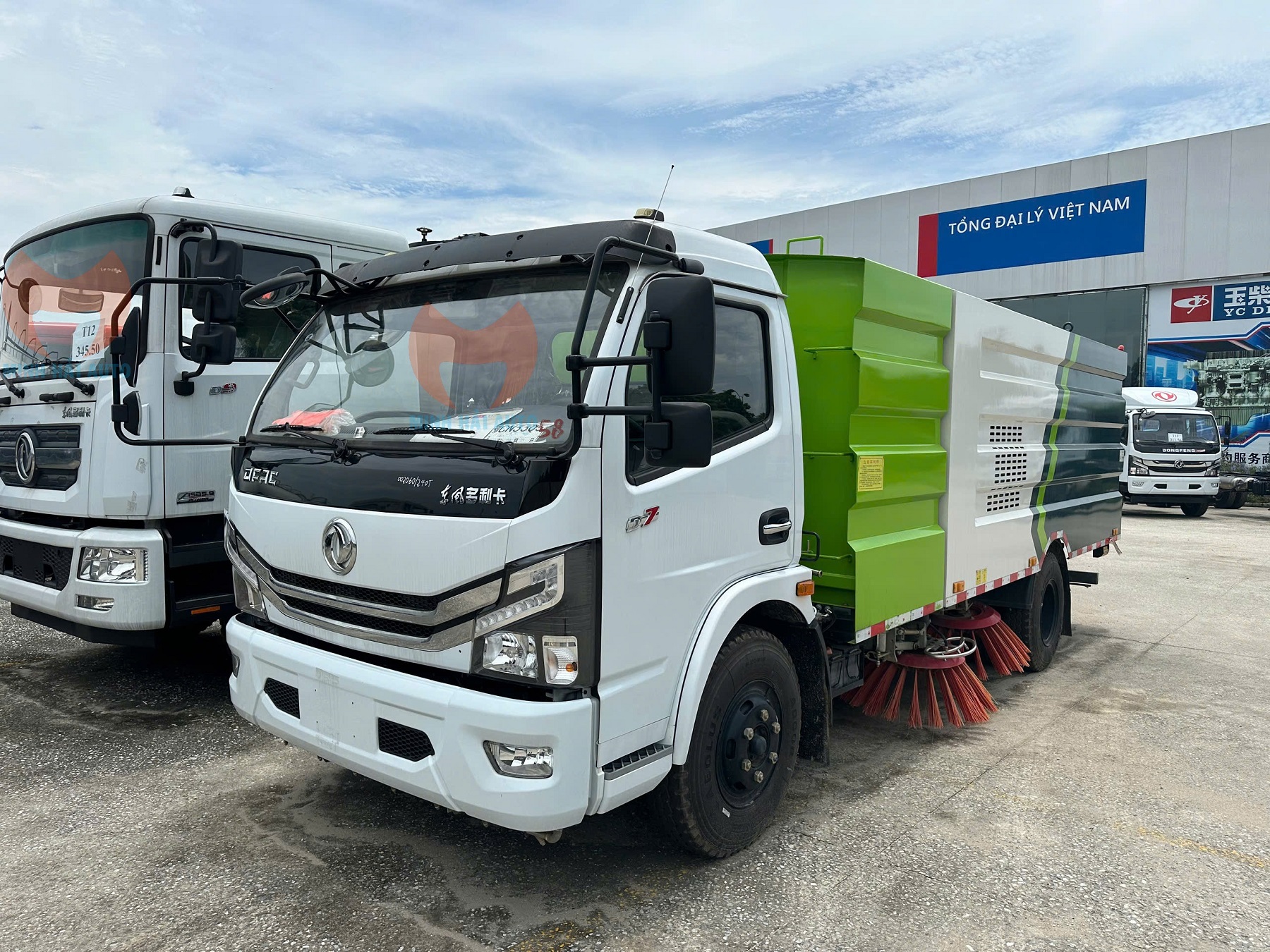 Xe quét đường hút bụi rác 8 khối Dongfeng giá rẻ - 3