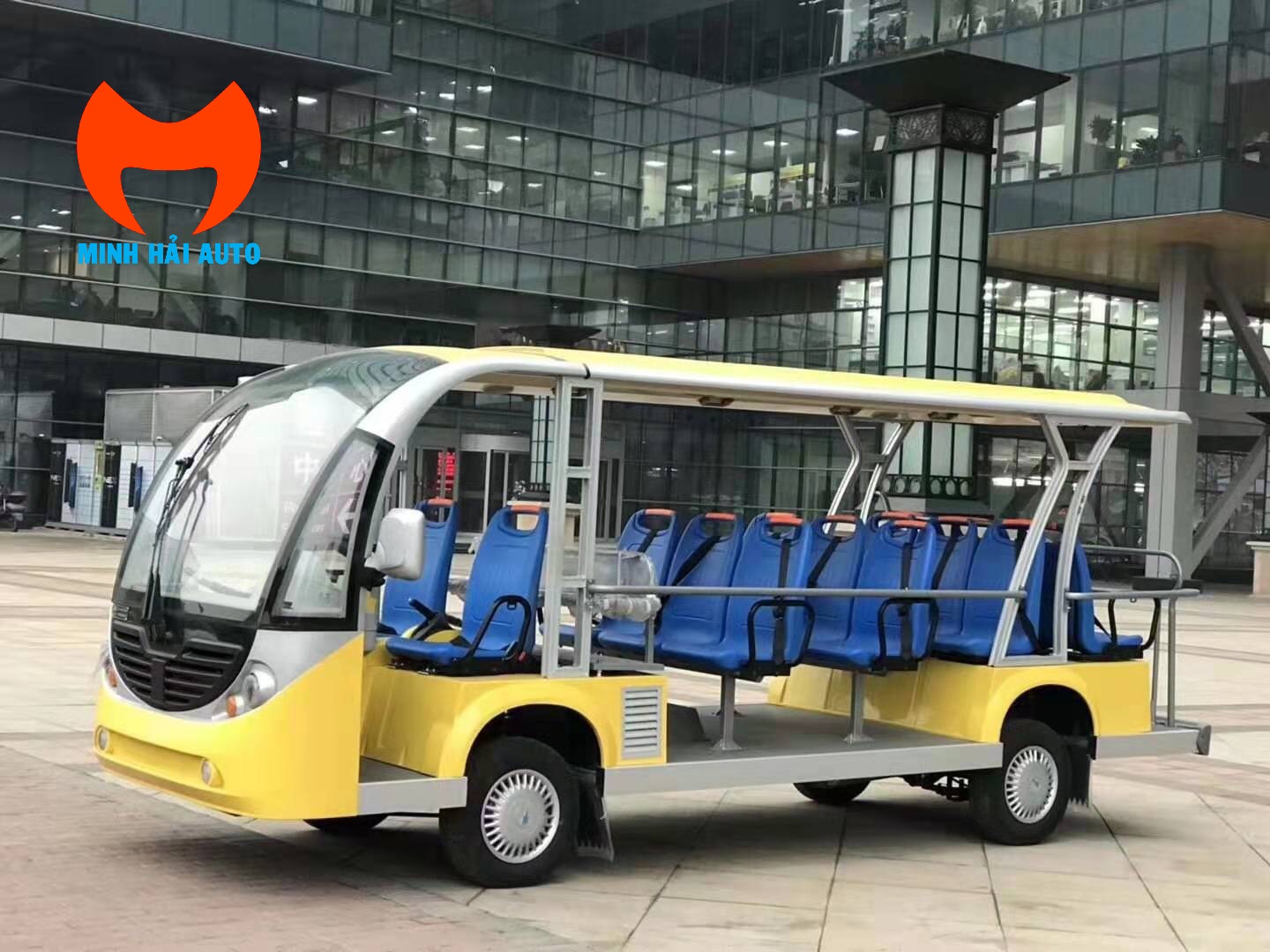 Xe 4 bánh chở khách chạy điện