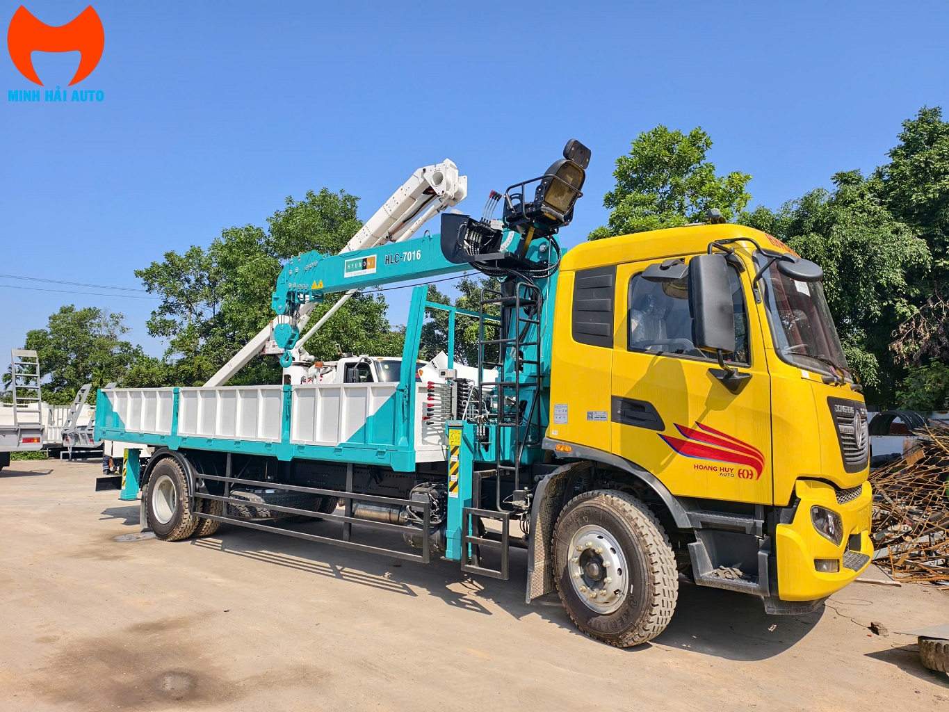 Xe tải gắn cẩu tự hành 6 tấn Dongfeng B180- Hyndai Everdigm HLC-7016-2