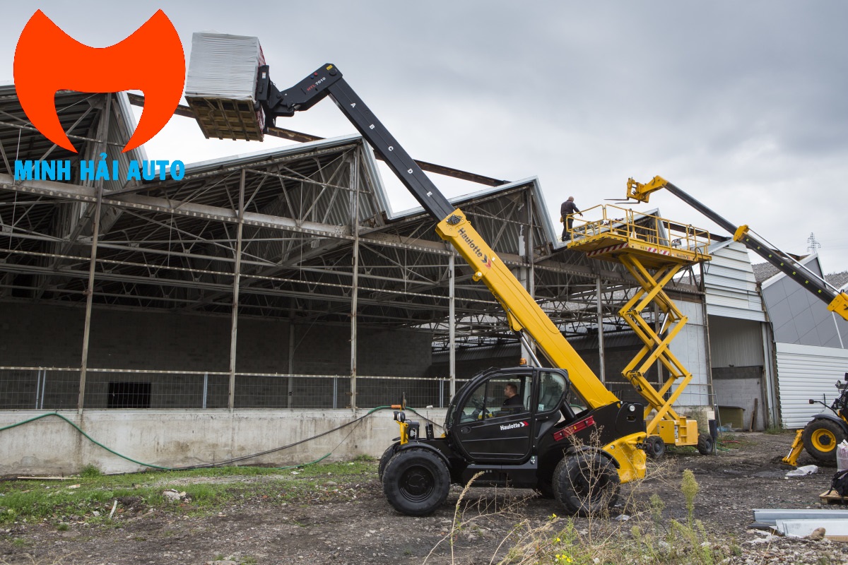 Xe nâng hàng đa năng phục vụ công nghiệp và xây dựng
