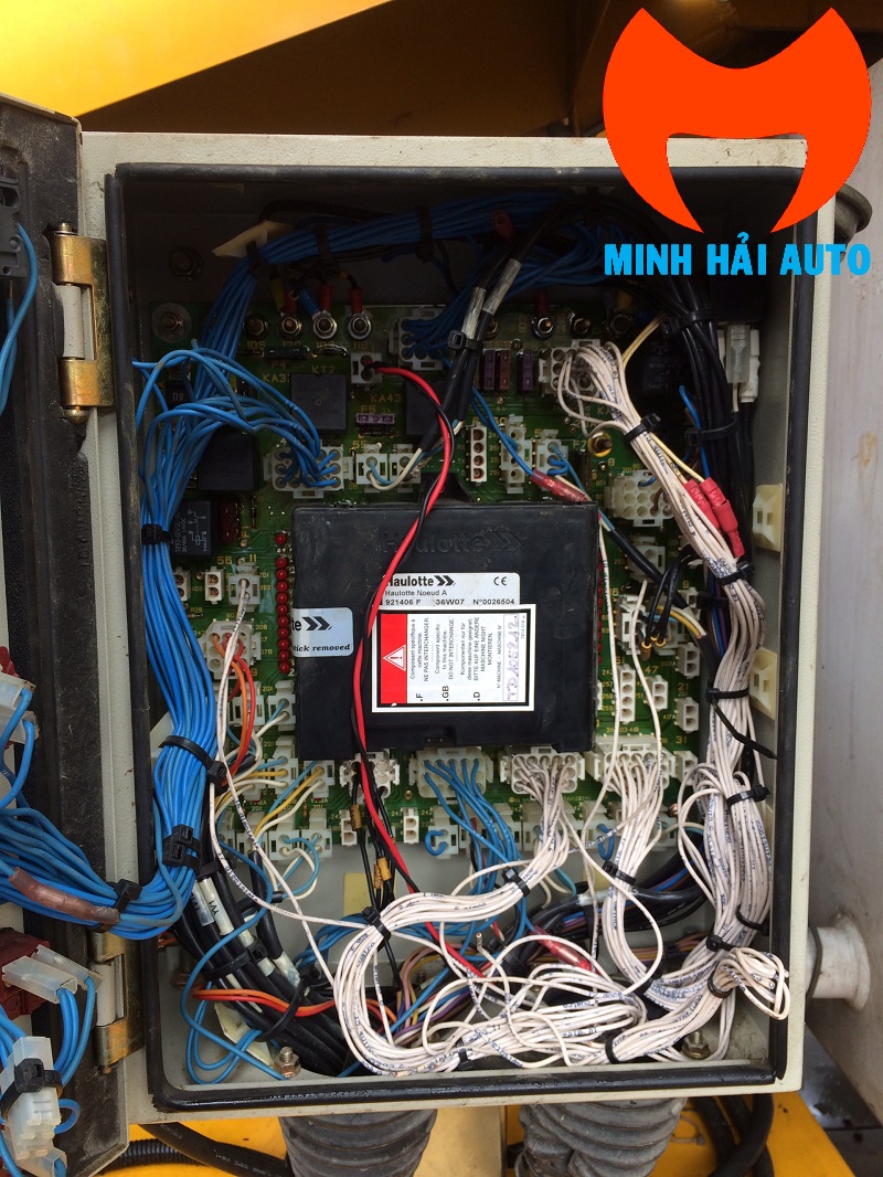 Bo mạch điều khiển trên xe nâng người Haulotte