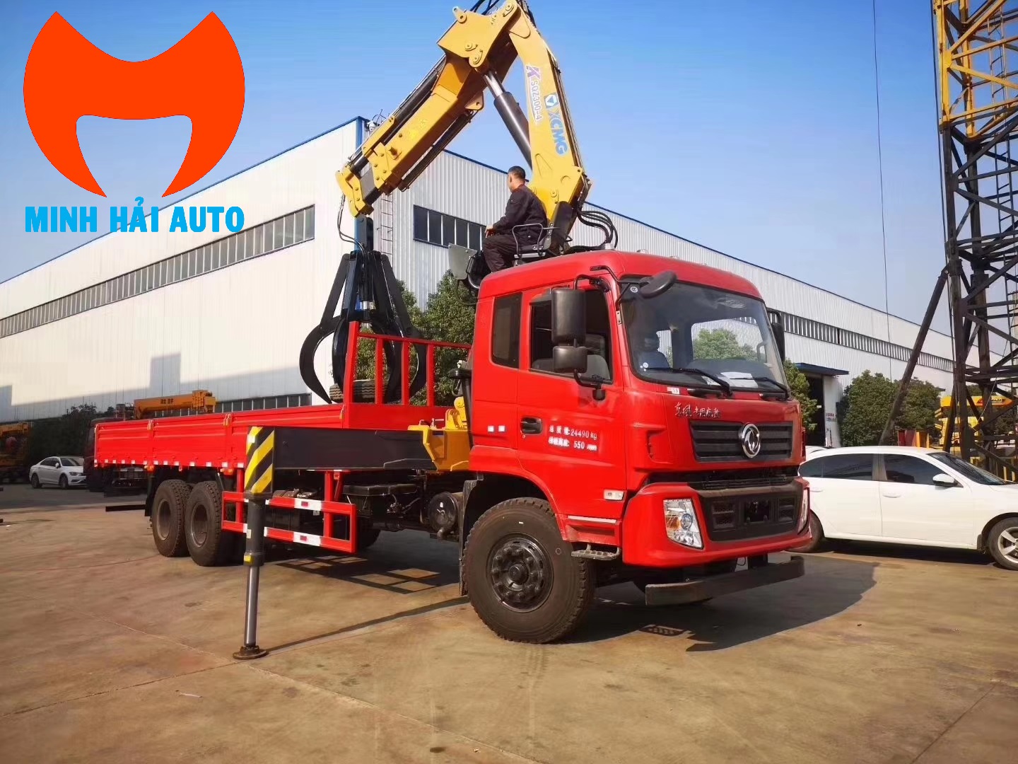Xe tải Dongfeng lắp cẩu gấp XCMG 16 tấn