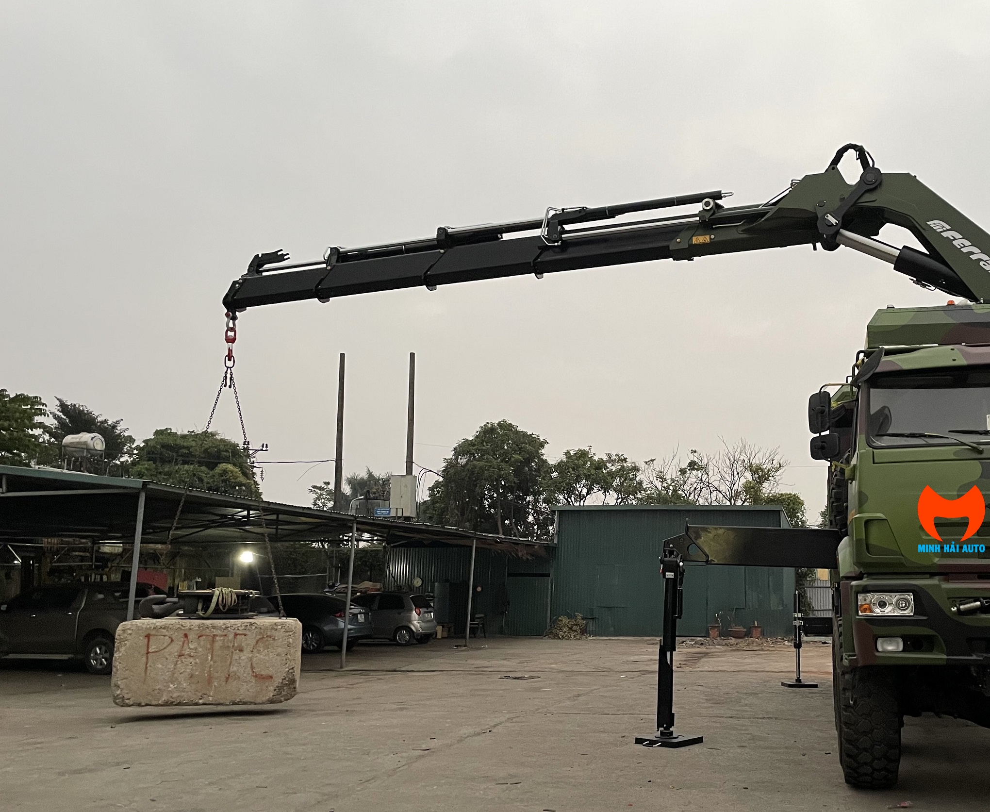 CẨU GẤP KHÚC FERRARI 9601C 22 TẤN- 2