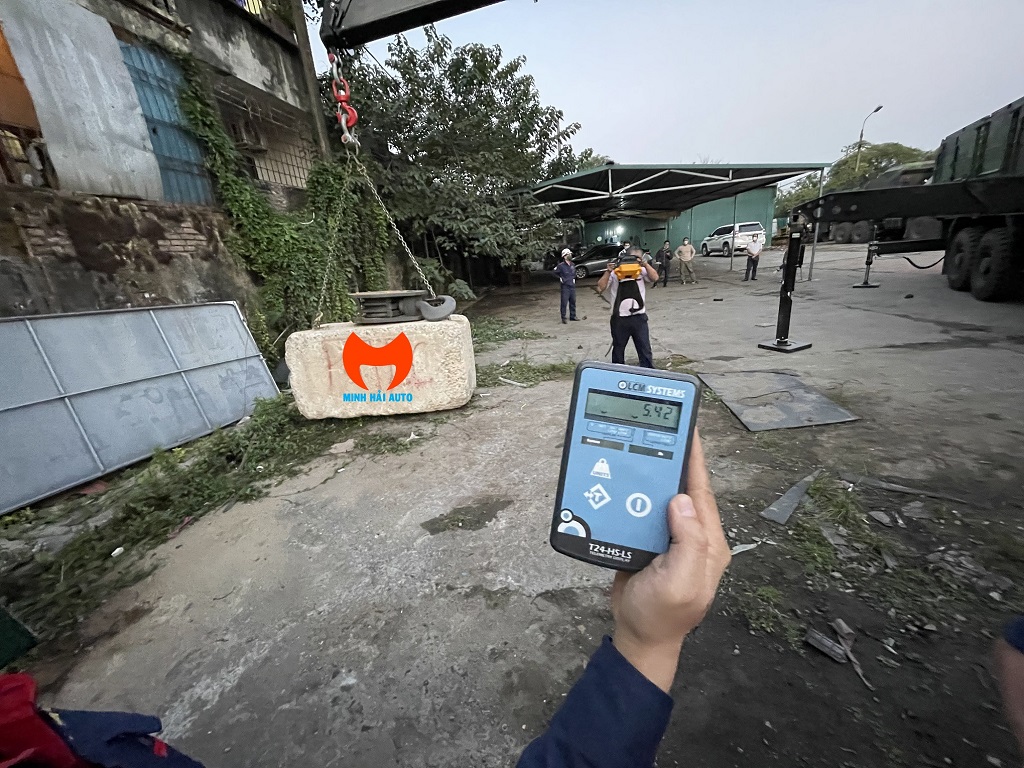 CẨU GẤP KHÚC FERRARI 9601C 22 TẤN- 3