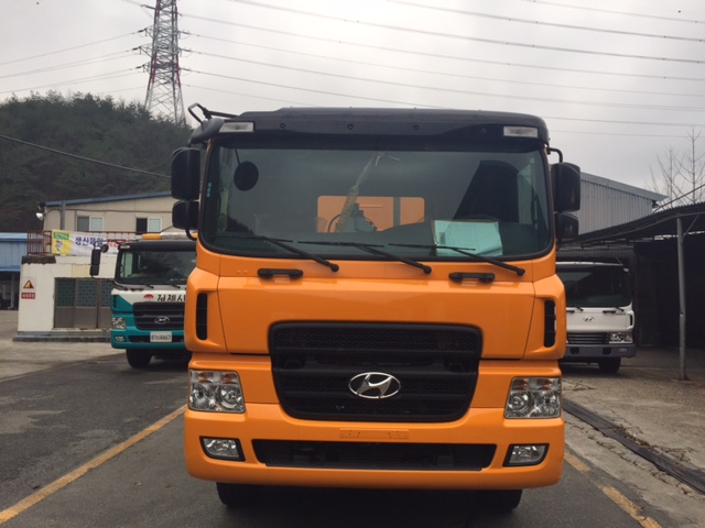 Bán xe quét rác 6 khối Hyundai- 2