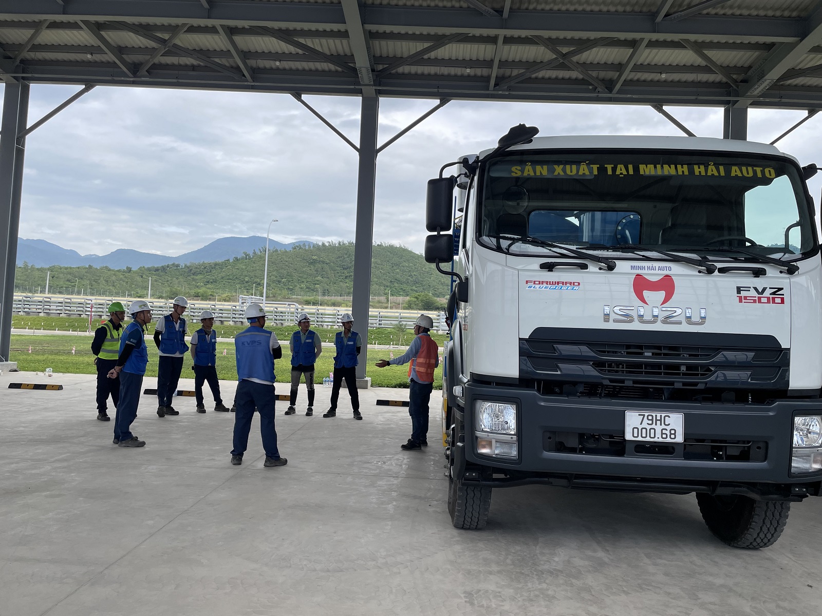 9 CBM Vacuum truck- collect fly ash and munti-function suction truck- built on Isuzu truck