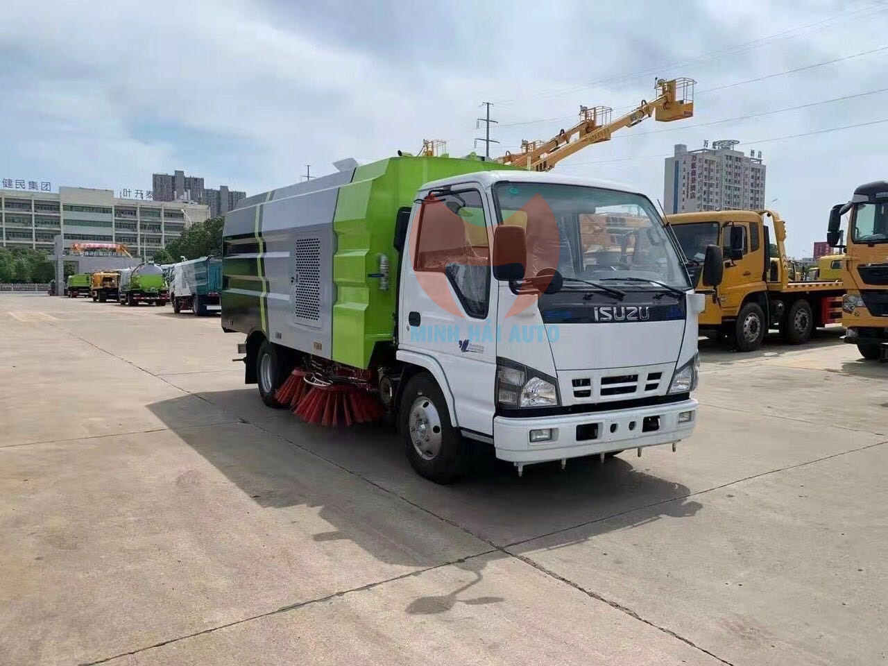 Xe quét đường hút bụi rác 5 khối giá rẻ Isuzu - 1