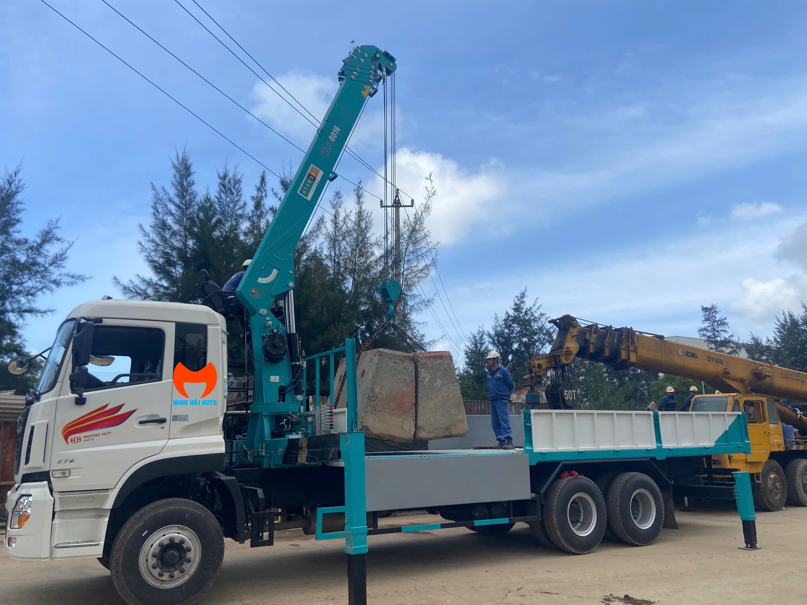 Dongfeng N270 3 chân gắn cẩu tự hành 8 tấn 6 đốt Hyundai Everdigm HLC-8016-2