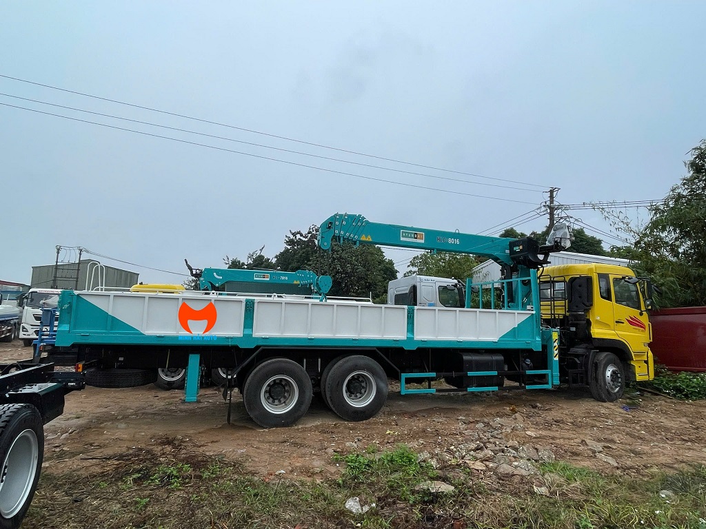 Dongfeng N270 3 chân gắn cẩu tự hành 8 tấn 6 đốt Hyundai Everdigm HLC-8016-5