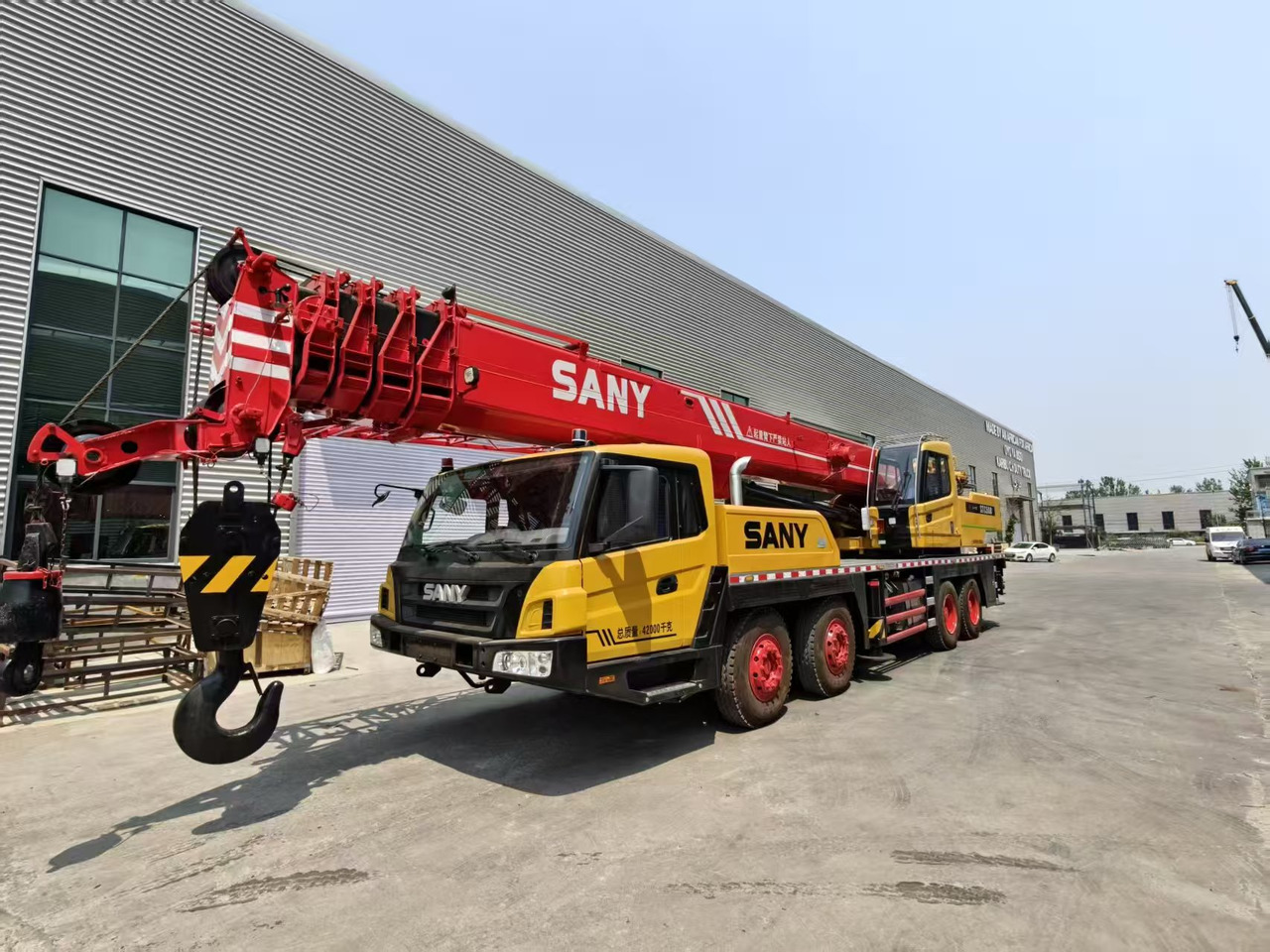 Cẩu bánh lốp 50 tấn SANY